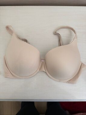 Victoria's Secret Light Nude T-Shirt Bra with Lace Trim
